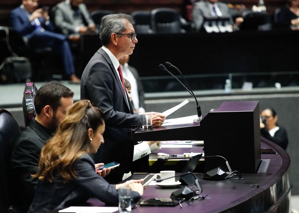 El secretario de Hacienda y Crédito Público, Edgar Amador Zamora, dijo a los diputados que el mejor indicador económico del país, son las cifras de reducción de la pobreza. Foto 