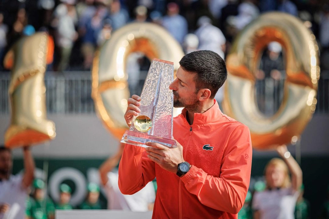 El serbio se une a Roger Federer y a Jimmy Connors como los tenistas con al menos 100 títulos en su carrera. Foto 