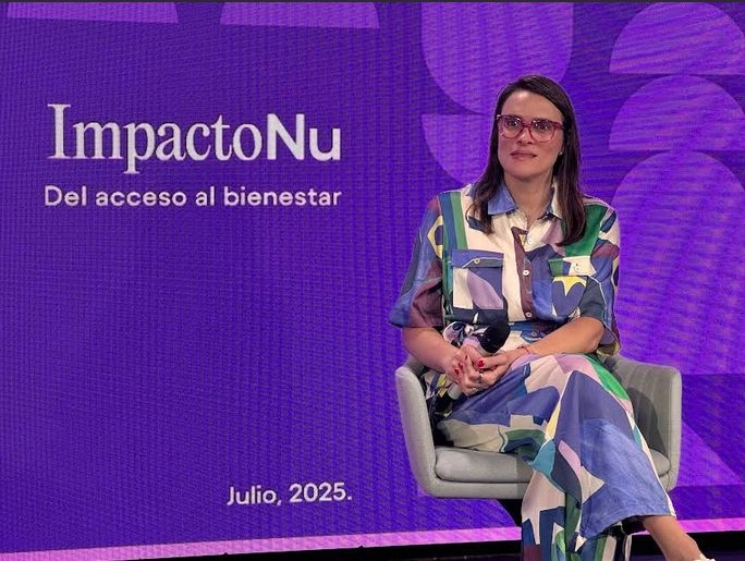 Prácticamente uno de cada cuatro adultos que cuentan con un producto de crédito o ahorro son usuarios de esta institución, dijo Romina Benvenuti, directora de asuntos públicos, regulatorios y jurídicos de Nu México. Foto 