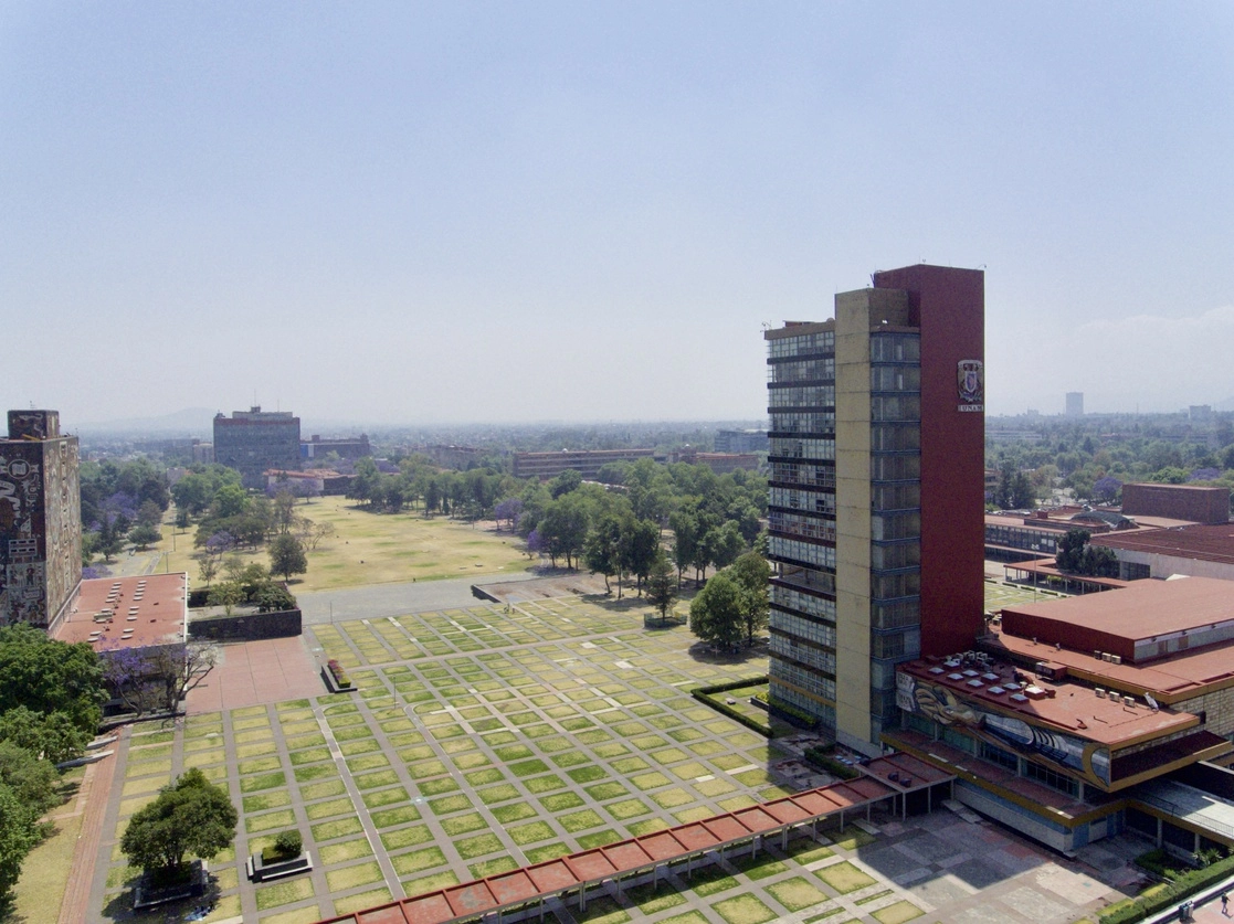 A través de un comunicado, la UNAM señaló que siempre ha sido respetuosa de las distintas ideologías, corrientes del pensamiento, posiciones políticas y opiniones expresadas por integrantes de su comunidad, de sus egresados o por cualquier persona. En la imagen, Ciudad Universitaria. Foto La Jornada / Archivo