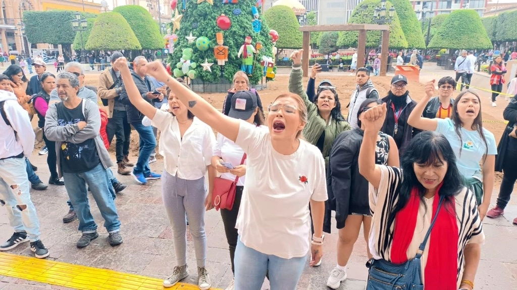 Protesta en León, Guanajuato, por el asesinato del activista Adolfo Enríquez Vanderkam, ultimado el pasado martes 21 de noviembre. Foto Carlos García