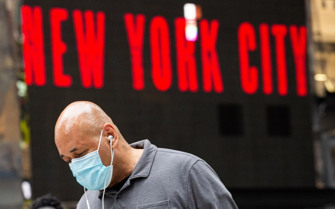 Nueva York pedirá una prueba de vacunación para las actividades bajo techo, incluidos restaurantes, gimnasios y espectáculos. Foto Afp / Archivo