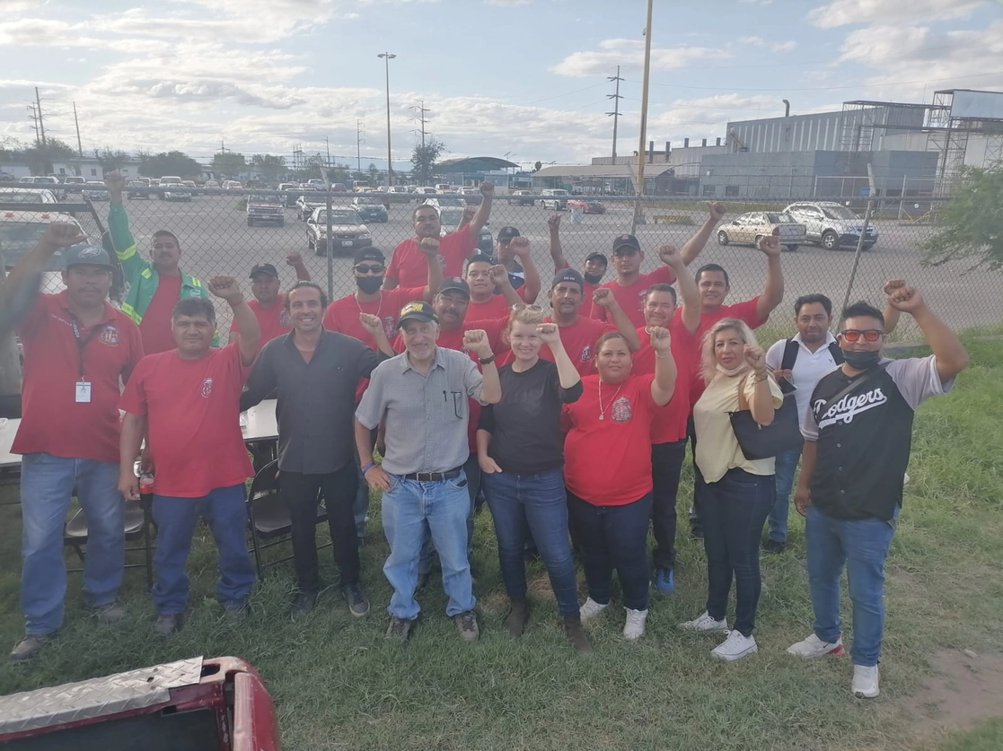 Trabajadores de Teksid Hierro México, ubicada en Frontera, Coahuila. Imagen 'La Jornada'