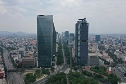 La Torre Mayor y la Torre BBVA en imagen de archivo. Foto Luis Castillo