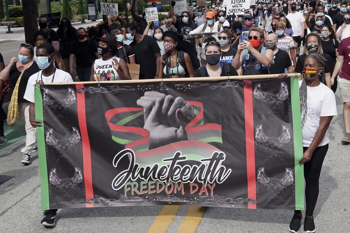 El Congreso de EU y el presidente Joe Biden actuaron con una rapidez inusual para aprobar el nuevo feriado por "Juneteenth". Foto Ap