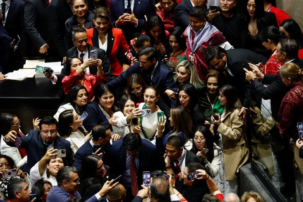 Toma de protesta como presidenta constitucional a Claudia Sheinbaum durante la sesión general del Congreso, en la Ciudad de México, el 1 de octubre de 2024. Foto Germán Canseco
