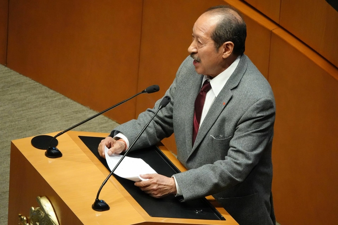 El diputado Leonel Godoy (en imagen de archivo) y los senadores Antares Vázquez y César Cravioto señalaron que detrás de Patria Unida están el PAN y Vox en la defensa de los intereses de las empresas españolas eléctricas. Foto Cuartoscuro
