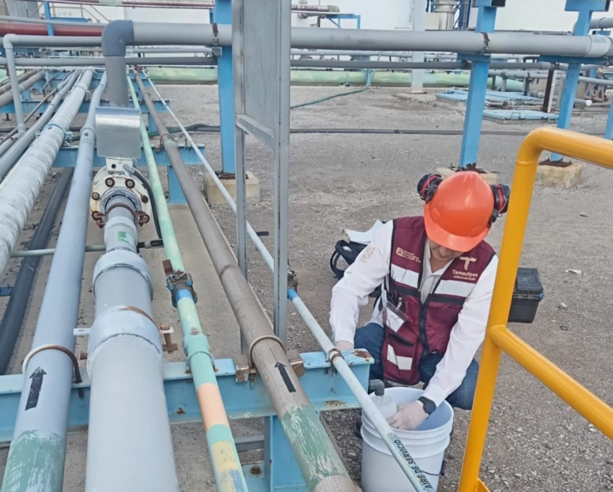 El titular de Recursos Hidráulicos indicó que se mantiene la esperanza en que las lluvias de septiembre puedan revertir la situación. Sin embargo, pidió a la ciudadanía de municipios como Nuevo Laredo hacer un uso consciente y responsable del agua, ante la posibilidad de restricciones temporales. Foto 