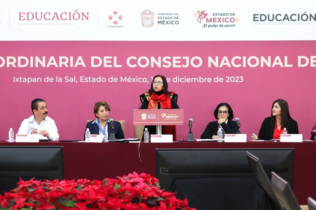 La secretaria de Educación, Leticia Ramírez Amaya, inauguró la LIX Reunión Nacional Plenaria del Consejo Nacional de Autoridades Educativas (Conaedu). La acompañó la gobernadora del Edomex, Delfina Gómez. Imagen tomada de https://www.facebook.com/SEPmx