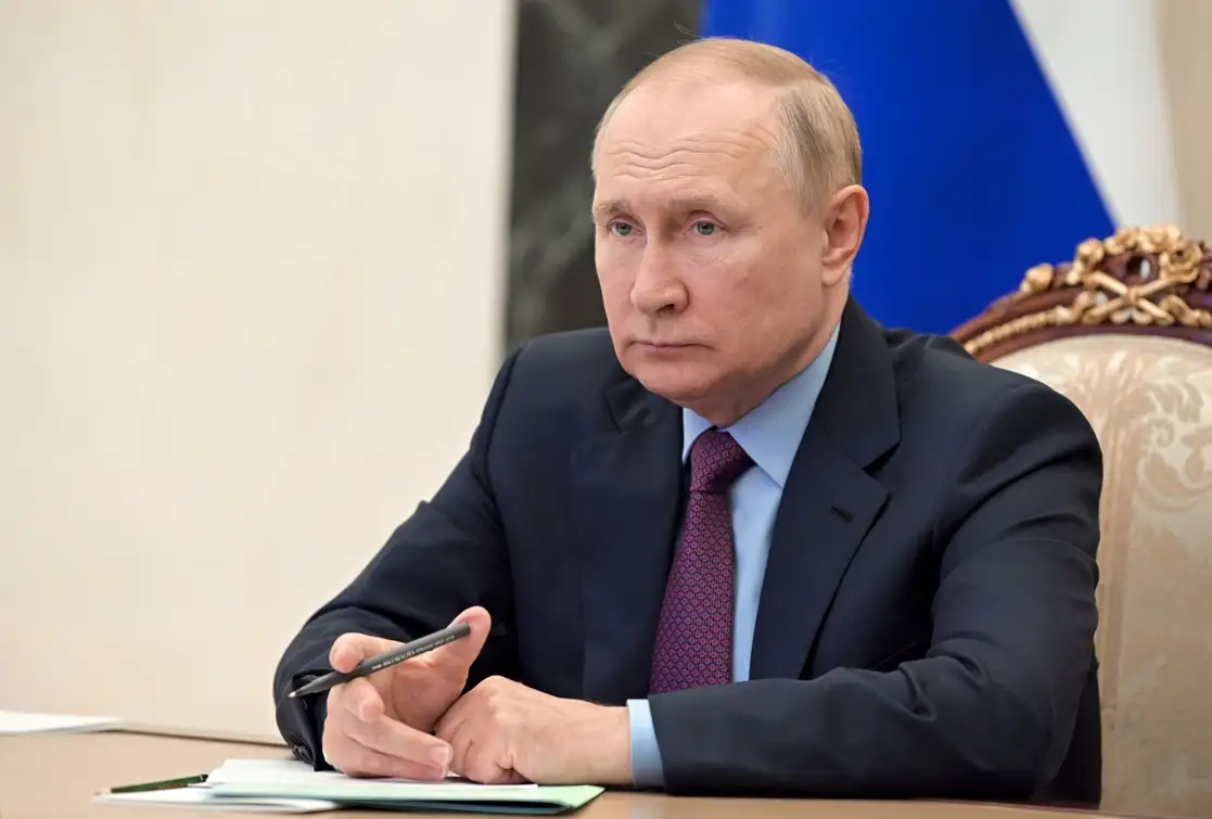 El presidente ruso, Vladimir Putin, afirmó que no puede haber "ganadores" en una guerra nuclear y que ésta "nunca debe desencadenarse", el 1 de agosto de 2022. Foto Kremlin vía Ap 