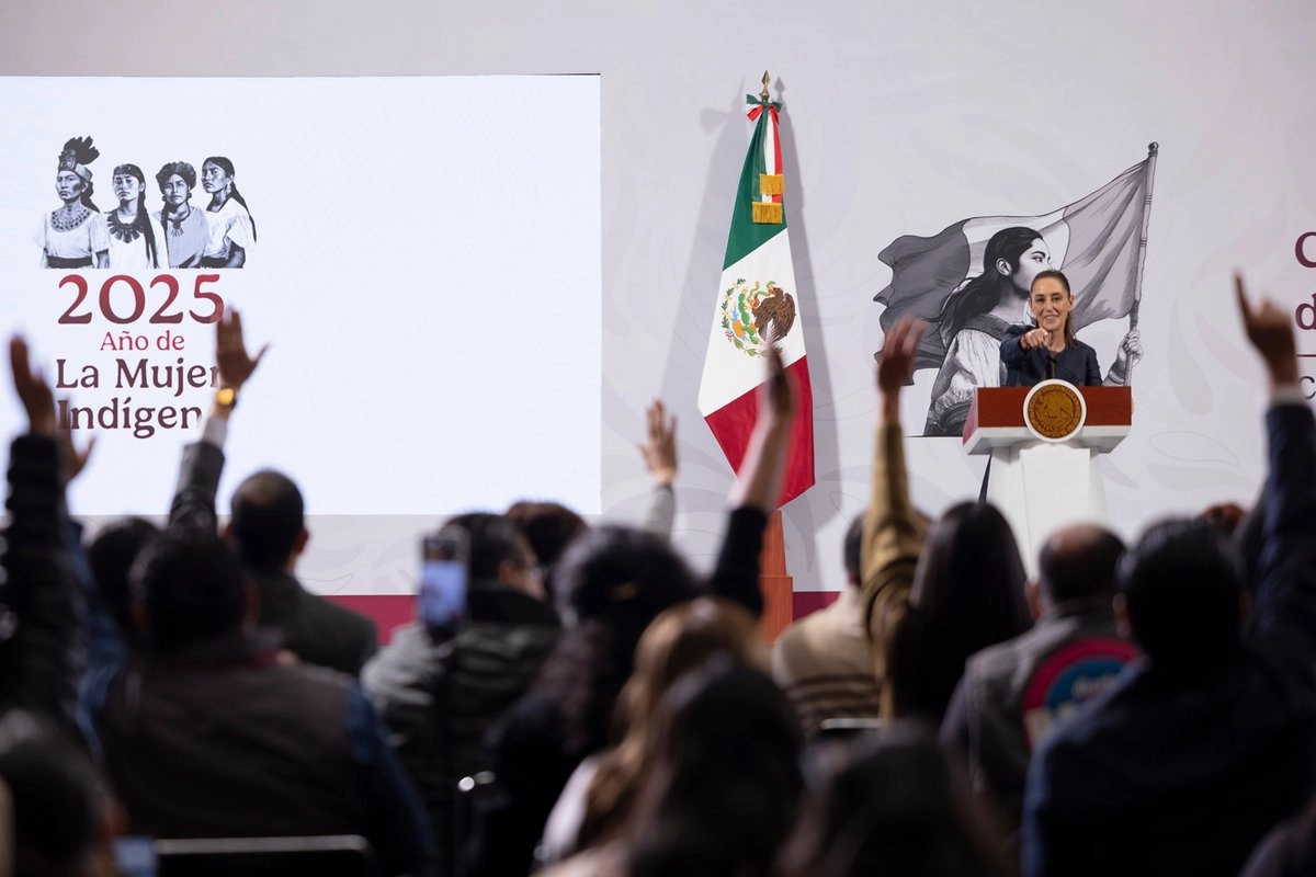 La presidenta Claudia Sheinbaum informó que el próximo martes presentará la plataforma SaberesMx, cuyo objetivo es que todas las universides públicas incorporen cursos gratuitos de diferentes áreas.   