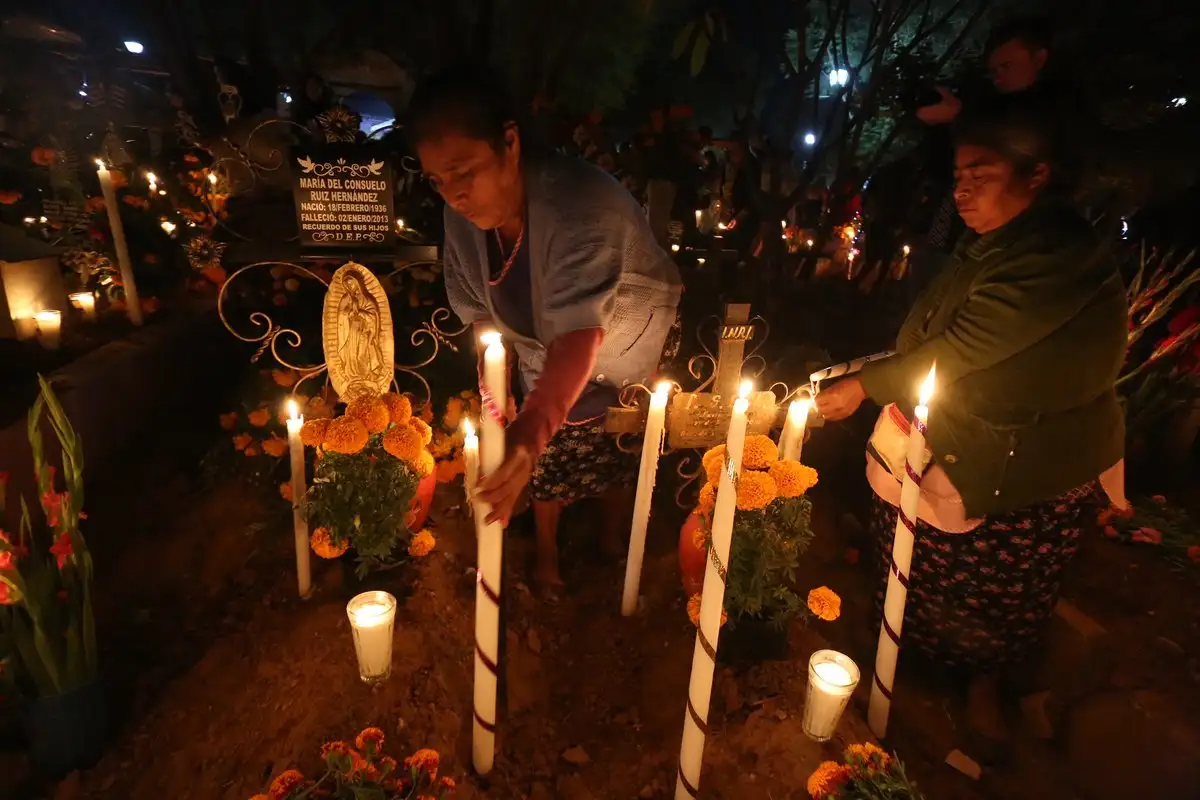 La actividad dura toda la noche del viernes y madrugada del 1 de noviembre. Foto