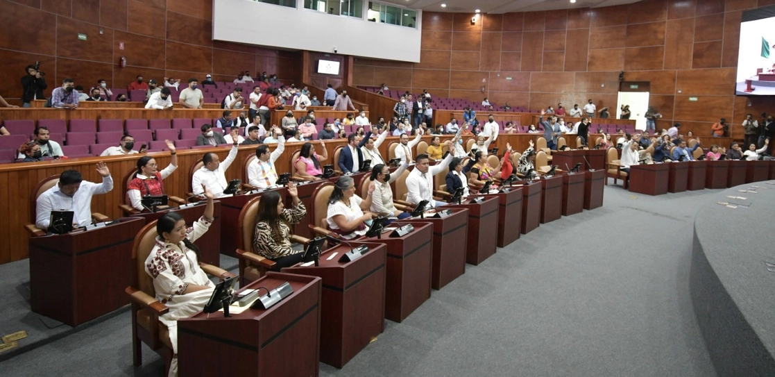 Sesión extraordinaria del Congreso de Oaxaxa donde se aprobó la reforma para que el Ejército realice labores de seguridad. Foto @CongresoOaxaca_