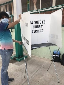 El INE realizó simulacros en varias entidades para practicar medidas sanitarias.