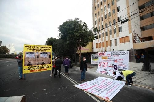 Manifestación de damnificados de Tlalpan 550. Foto Alfredo Domínguez / Archivo