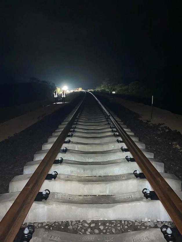 Aspectos de los rieles del Tren Maya en imagen que el presidente difundió en sus redes sociales.