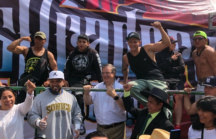 Marcelo Ebrard estuvo en Naucalpan donde se reunió con simpatizantes de Morena y sectores que apoyan su propuesta. Foto Javier Salinas Cesáreo 