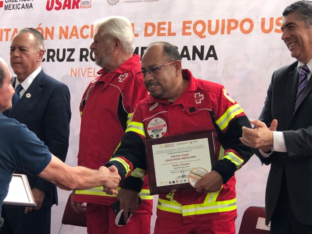 El líder de USAR de la Cruz Roja Mexicana, Marco Antonio Franco Hernández durante la certificación. Foto Carolina Gómez Mena

