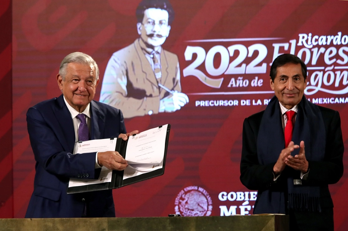 El presidente Andrés Manuel López Obrador y el secretario de Hacienda, Rogelio Ramírez de la O, en conferencia matutina del 3 de octubre de 2022. Foto María Lusa Severiano