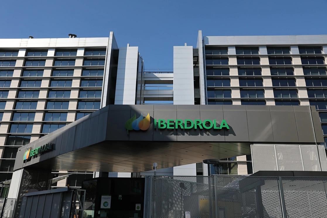 Iberdrola, la principal empresa eléctrica de España y con ramificaciones en varios países del mundo, incluido México, logró resultados históricos el año pasado, con un beneficio neto récord de 93 mil 250 millones de pesos. Foto Europa Press