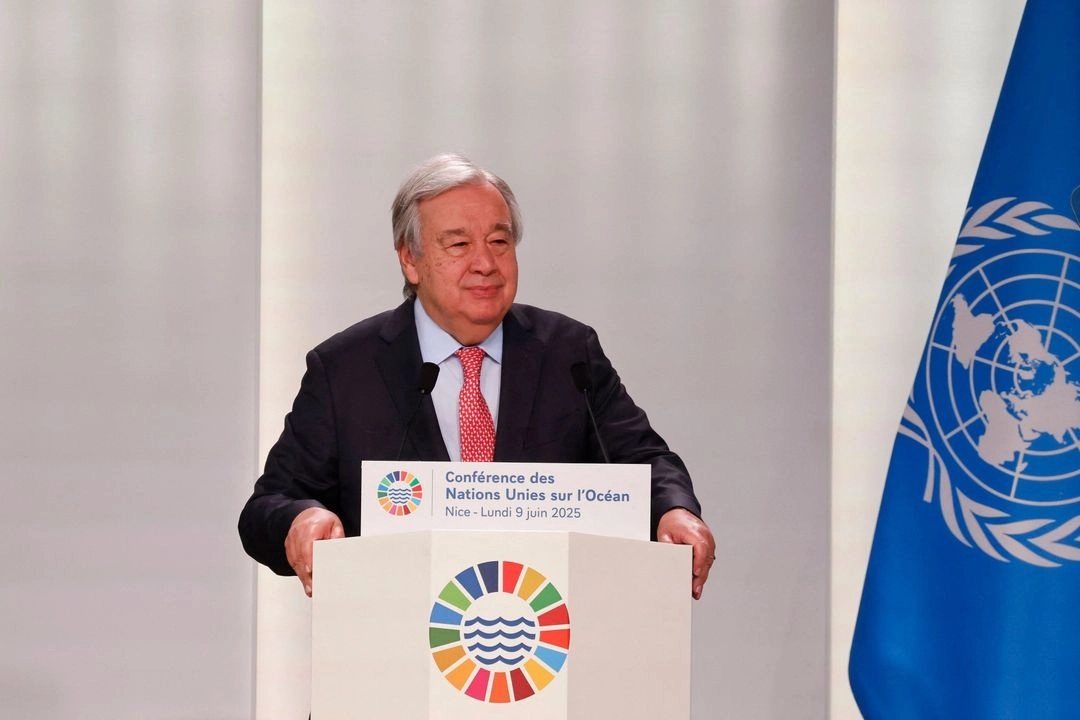 El Secretario General de la ONU, Antonio Guterres, se dirige a la sesión inaugural de la tercera Conferencia de las Naciones Unidas sobre los Océanos (UNOC3), en el centro de conferencias Centro de Exposiciones en la ciudad de Niza, en la Riviera francesa, el 9 de junio de 2025.