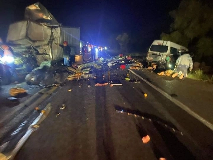 El accidente ocurrió a las 5 horas en el tramo Ciudad Victoria a Monterrey de la carretera federal 85, en Hidalgo, Tamaulipas, el 2 de marzo de 2024. Foto ‘La Jornada’