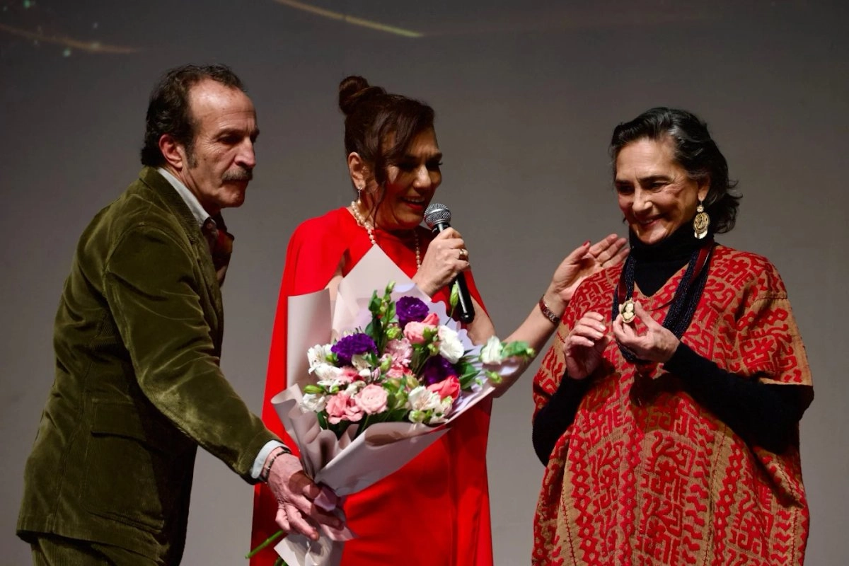Ofelia Medina dijo a La Jornada: “este es un reconocimiento por más de 50 años de carrera y yo llevo 57; yo
empecé en el 67". Foto