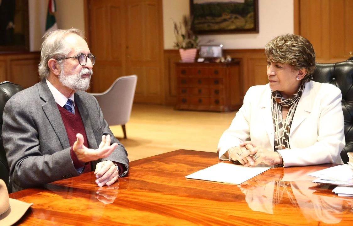 La gobernadora del Edomex, Delfina Gómez, junto con el extitular del Secretaría del Agua, Pedro Moctezuma. Foto 