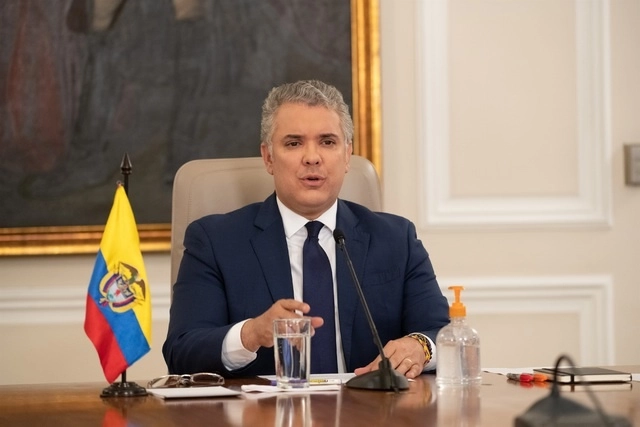 El presidente colombiano Iván Duque ofreció una recompensa de aproximadamente 12 mil 800 dólares por información que ayude a capturar a los responsables del asesinato del líder estudiantil Esteban Mosquera. Foto Europa Press / Archivo 