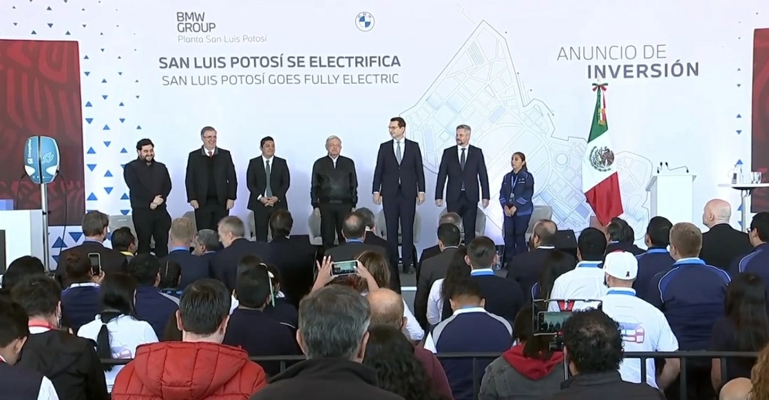 Imagen del evento donde se anunció la inversión de la firma alemana. Foto @lopezobrador_