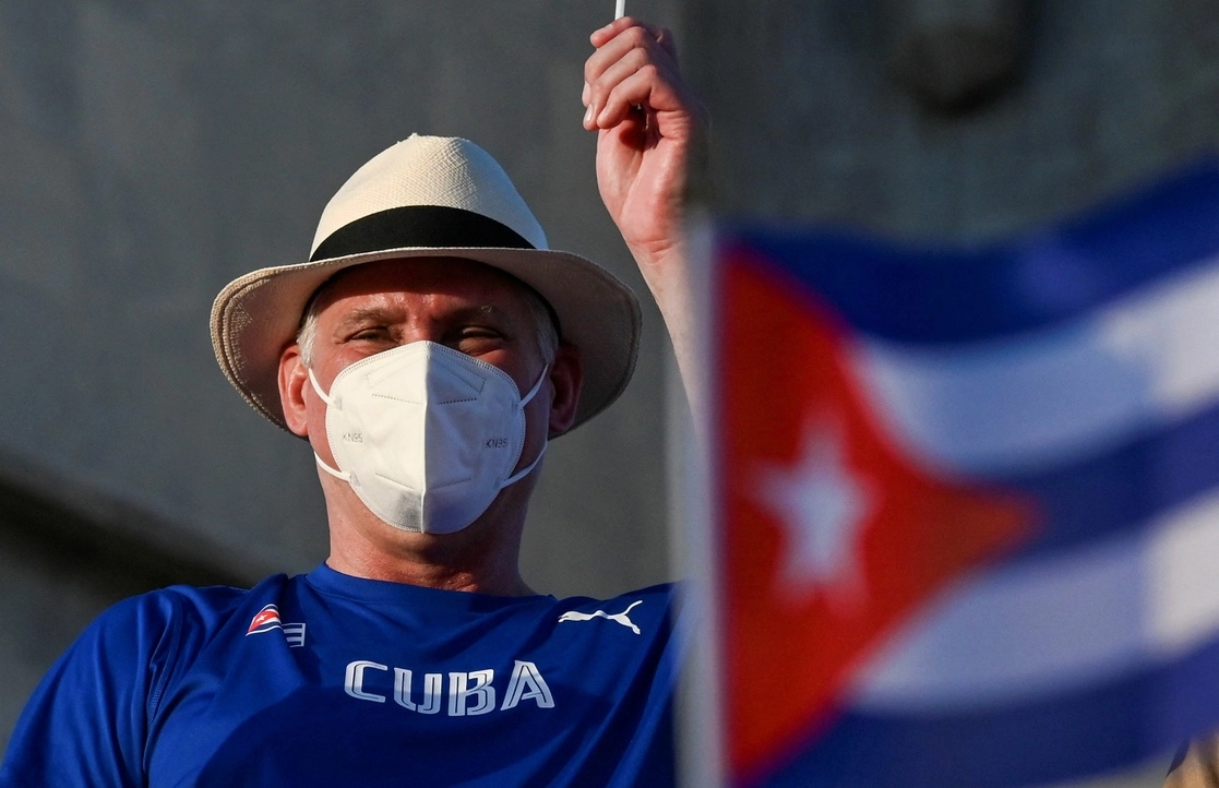 El mandatario cubano criticó la postura estadunidense de dejar fuera a su país de la cita continental de junio. Foto Afp