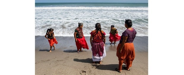 Mujeres ikootjs en San Mateo del Mar, Oaxaca, 2019. Foto Maya Goded