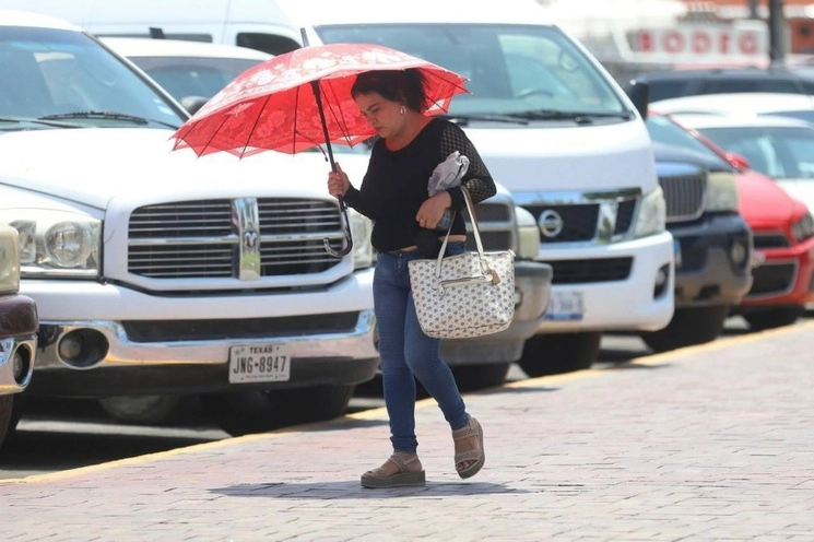Protección Civil de Tamaulipas alertó por la ola de calor que se mantiene en todo el país. Foto Carlos Figueroa