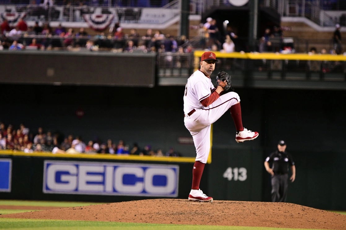 El beisbolista mexicano Oliver Pérez. Foto tomada de la cuenta de Twitter @LosDbacks
