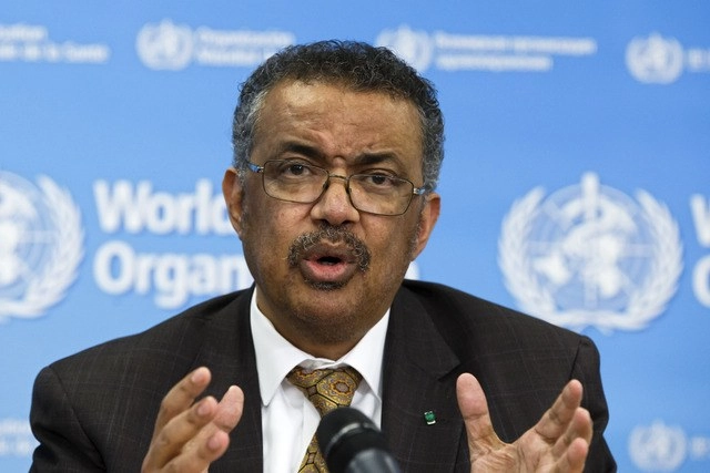 El director general de la Organización Mundial de la Salud, Tedros Adhanom Ghebreyesus, señaló que el mundo enfrenta "una escasez crónica de equipos de protección personal" contra el virus. Foto Ap