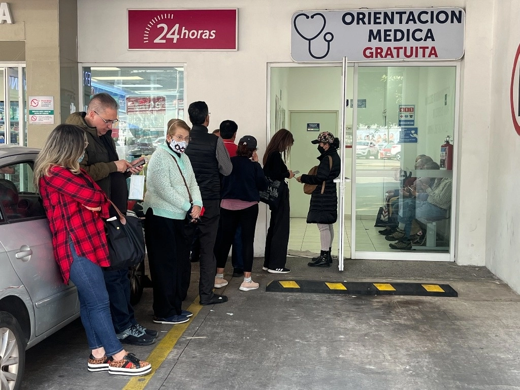 El uso de antibióticos no mejoró los resultados clínicos de los pacientes con Covid-19, más bien, podría causar daño a las personas sin infección bacteriana. Foto Víctor Camacho 