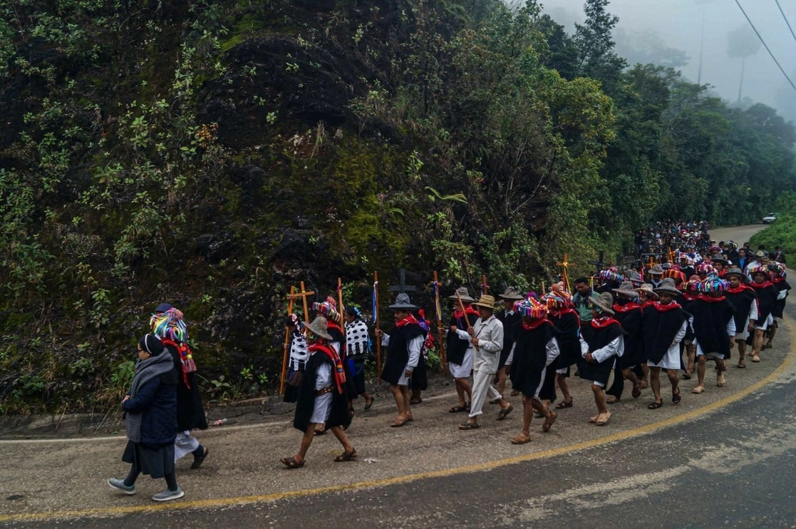 En diciembre pasado, integrantes de la organización Las Abejas, a la que pertenecía Simón Pedro, durante la conmemoración del 23 aniversario de la masacre de Acteal. Foto Cuartoscuro