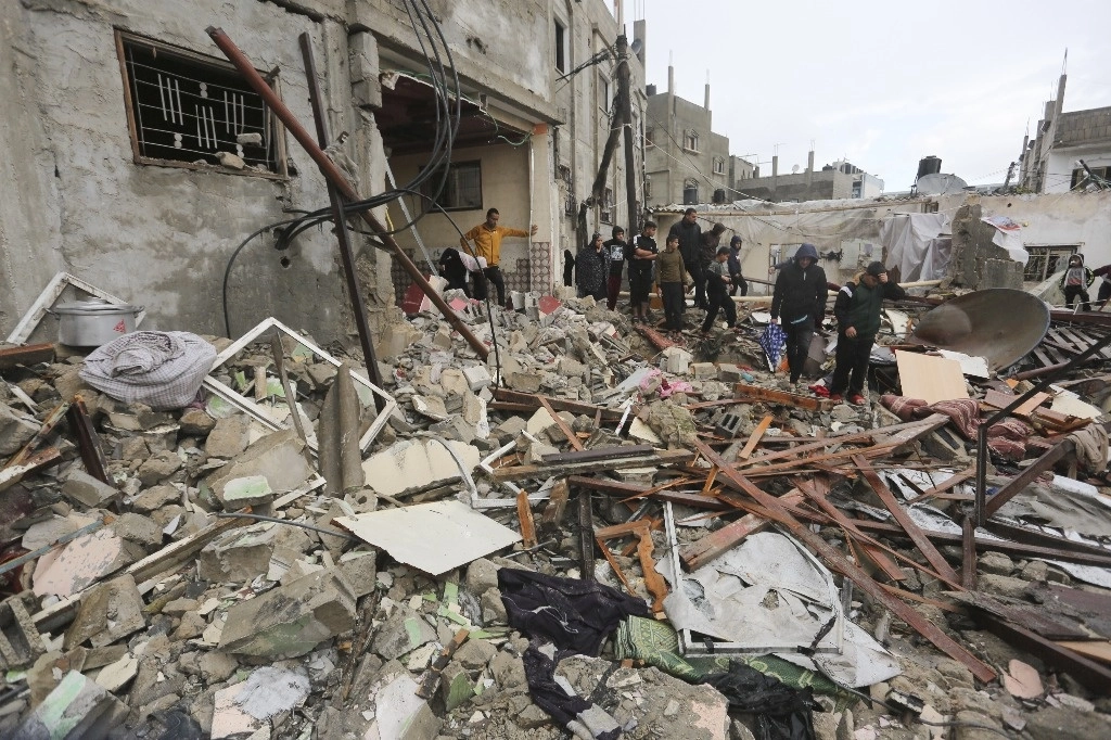 Destrucción en Rafah, Gaza, luego de ataques aéreos de Israel, el 15 de noviembre de 2023. Foto Ap 