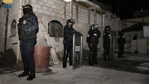 En nueve distintos domicilios fueron aprehendidas 15 personas.Foto Cortesía SSC