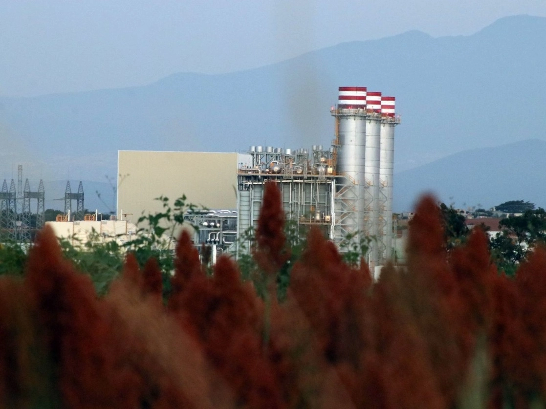 Termoeléctrica de CFE ubicada en Huexca, en Morelos. Se prevé que inicie operaciones a finales de este año. Foto Cuartoscuro / Archivo