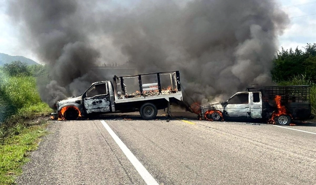 La Jornada - Operativo policiaco desata narcobloqueos en carreteras de  Chiapas