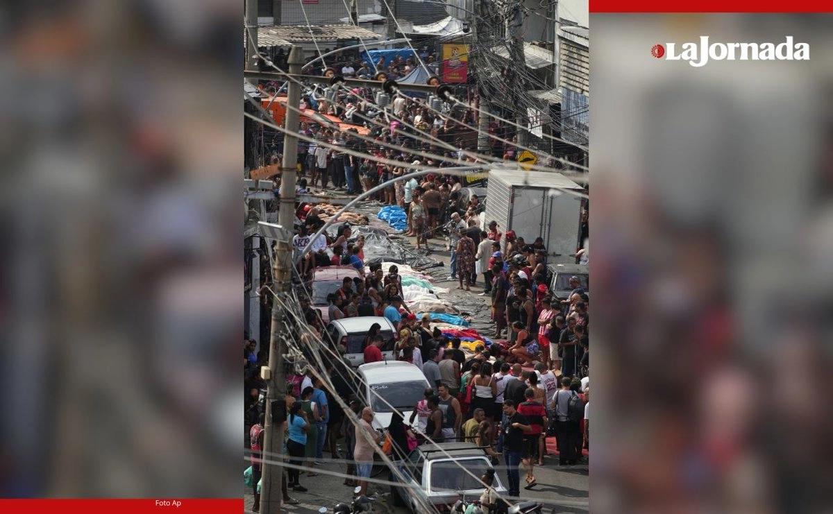 Luego del megaoperativo policial más letal de Brasil, vecinos de una favela del norte de la ciudad recuperaron ayer decenas de cuerpos. El presidente Luiz Inácio Lula da Silva se dijo horrorizado, según indicó su ministro de Justicia, Ricardo Lewandowski, quien destacó que el gobierno central no tuvo conocimiento previo del dispositivo.
