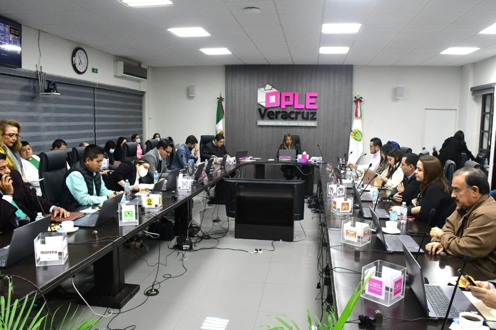 Consejo General del Organismo Público Local Electoral del Estado de Veracruz. Foto Eirinet Gómez