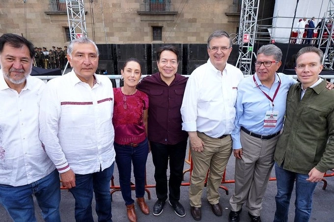 Corcholatas de Morena y su dirigente en imagen captada el pasado 1 de julio en el Zócalo. Foto Morena