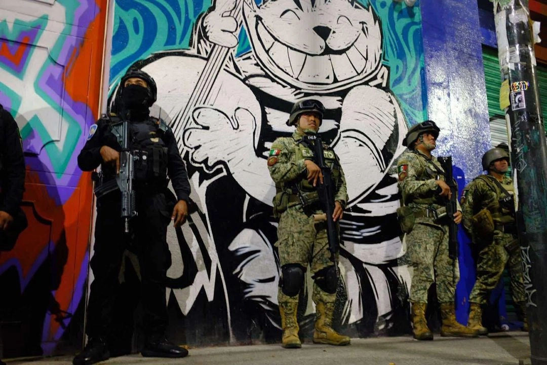 La Guardia Nacional y Ejército rodearon el foro Alicia.