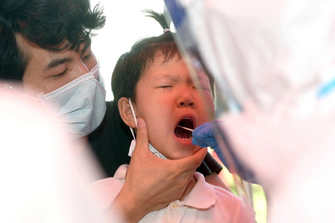 Las autoridades chinas anunciaron el martes una ronda de pruebas masivas de coronavirus en Wuhan. Foto Afp 