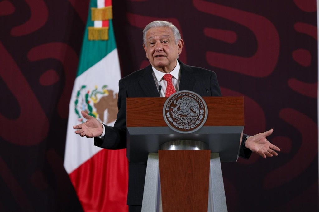 INE orders to remove part of AMLO’s morning conference on April 22