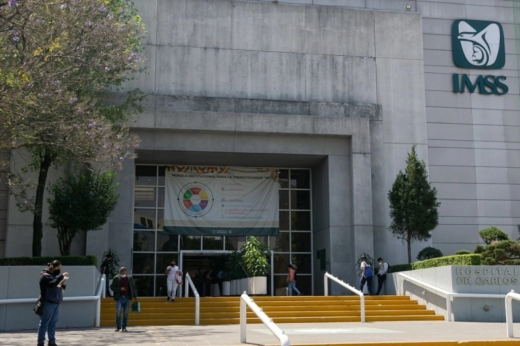 Se instruyó al IMSS a seguir pagando la pensión por viudez que la beneficiaria recibía desde 1975. Foto Pablo Ramos / Archivo