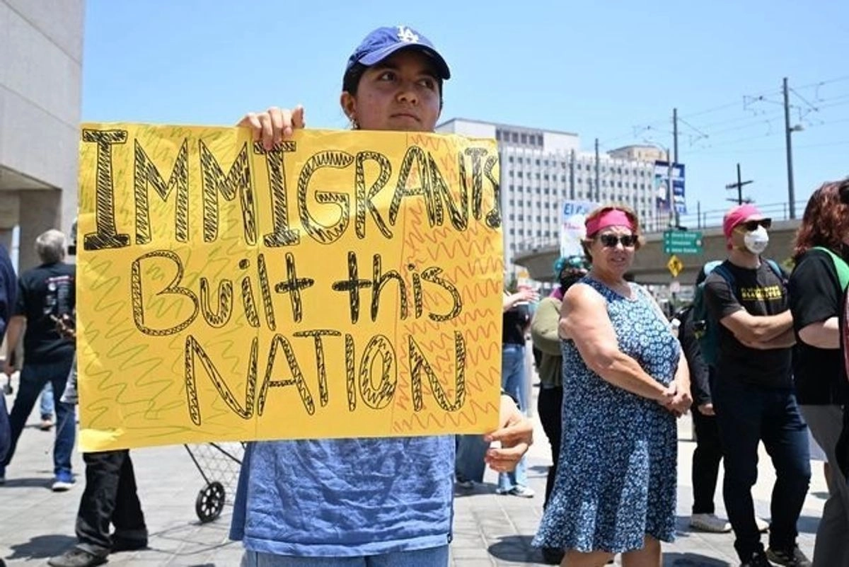 Protesta en Los Ángeles, California, contra las redadas migratorias ordenadas por el presidente Donald Trump. Foto 