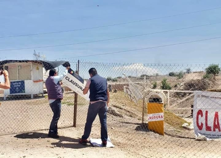 El gobierno de Hidalgo ordenó clausurar el basurero de la empresa Ecológical Solution México. Foto La Jornada 